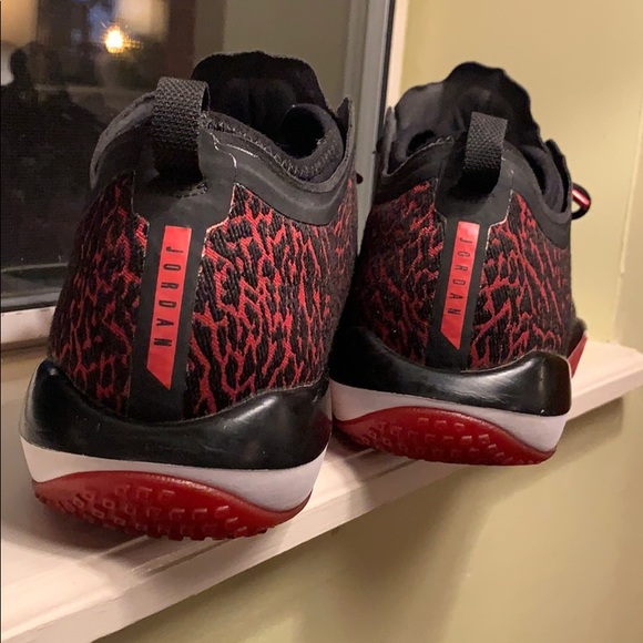 Jordan XXXI BANNED Trainers - Picture 2 of 5
